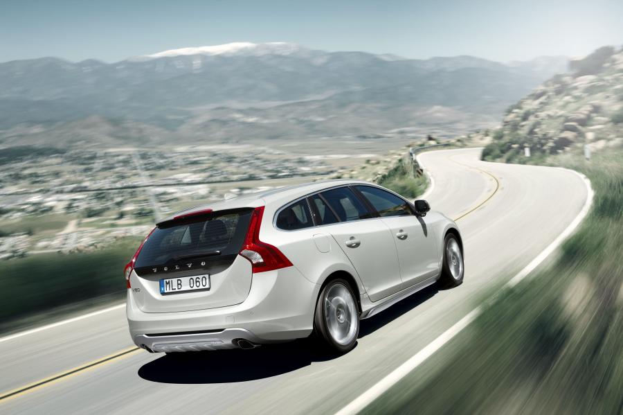  Volvo V60 2010 года  (фото 17 из 55)